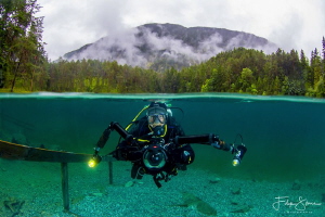 Diver at the Samaranger lake, Austria. by Filip Staes 